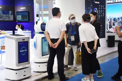 云化機(jī)器人亮相第十七屆中國(guó)國(guó)際裝備制造業(yè)博覽會(huì)，引領(lǐng)裝備制造邁入云端服務(wù)新時(shí)代